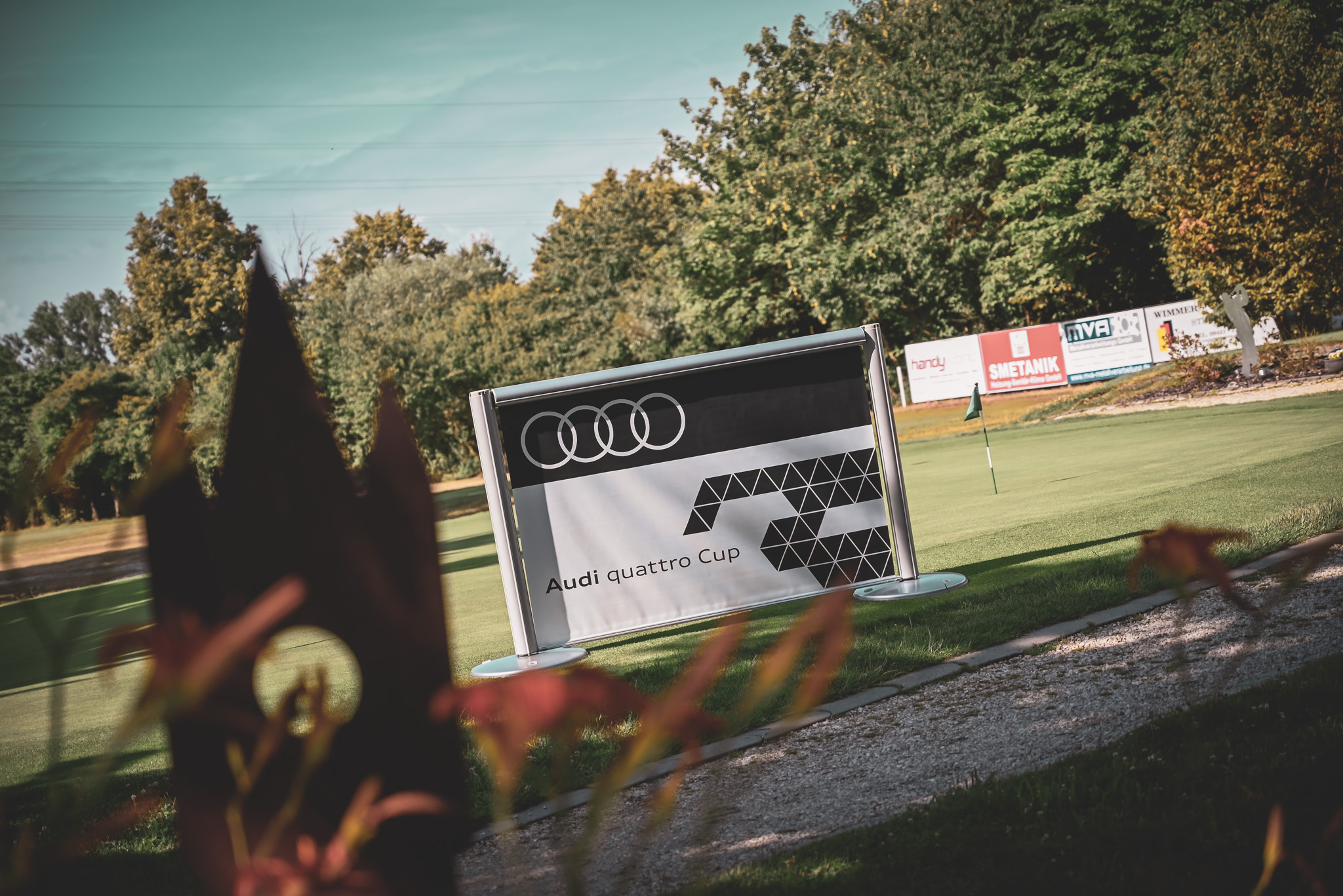 Audi Quattro Cup Banner vor dem Green
