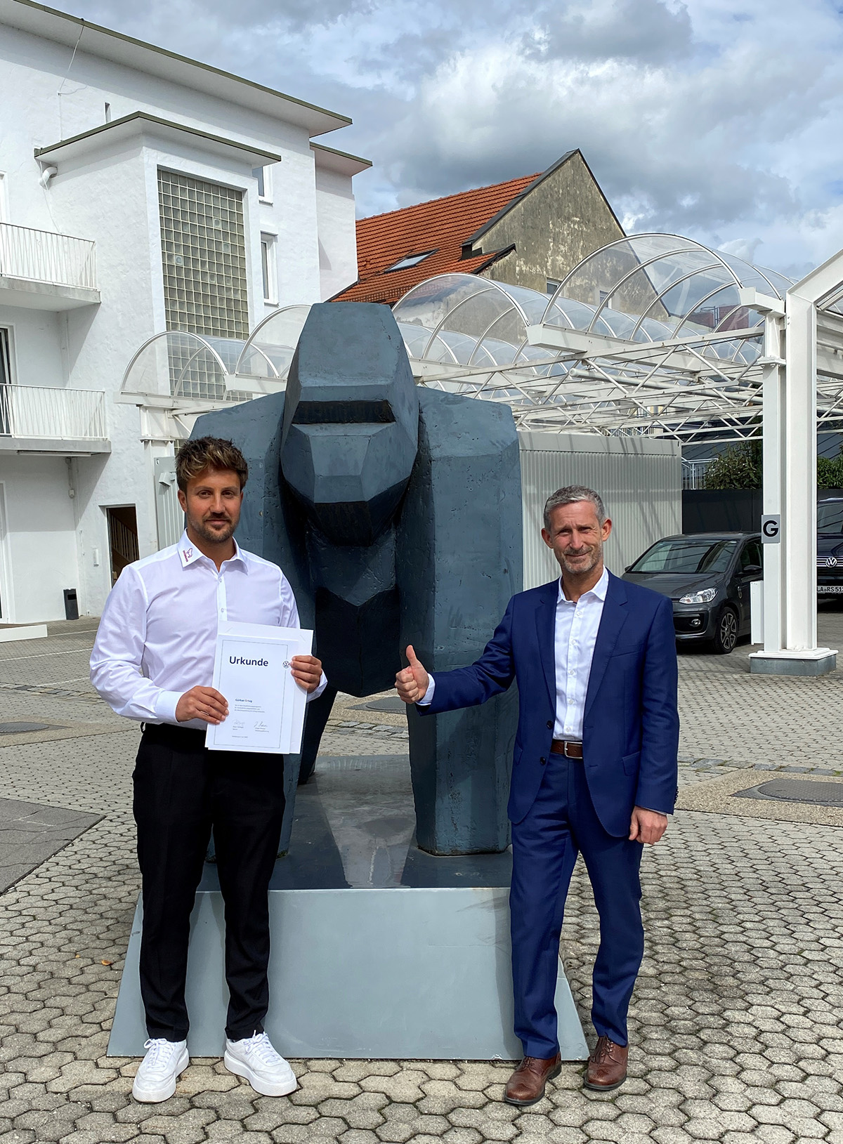 Am Foto: Gürkan Ertug und Robert Brünn (zertifizierter Fuhrparkmanagementberater)